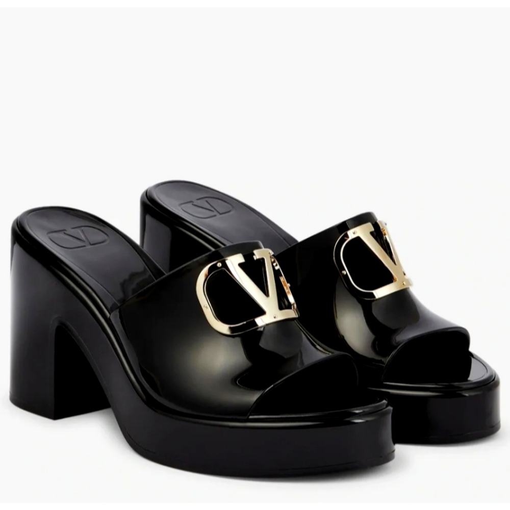 Valentino Garavani sandals Chunky Slide Womens Size 10 Euro 41 NIB. Authentic.